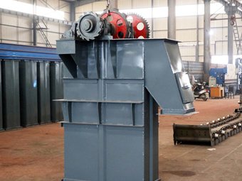 垂（chuí）直鬥式提升（shēng）機